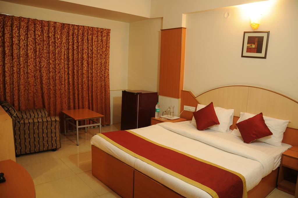 Oyo 9633 Hotel Srinidhi Residency Bangalore Eksteriør bilde