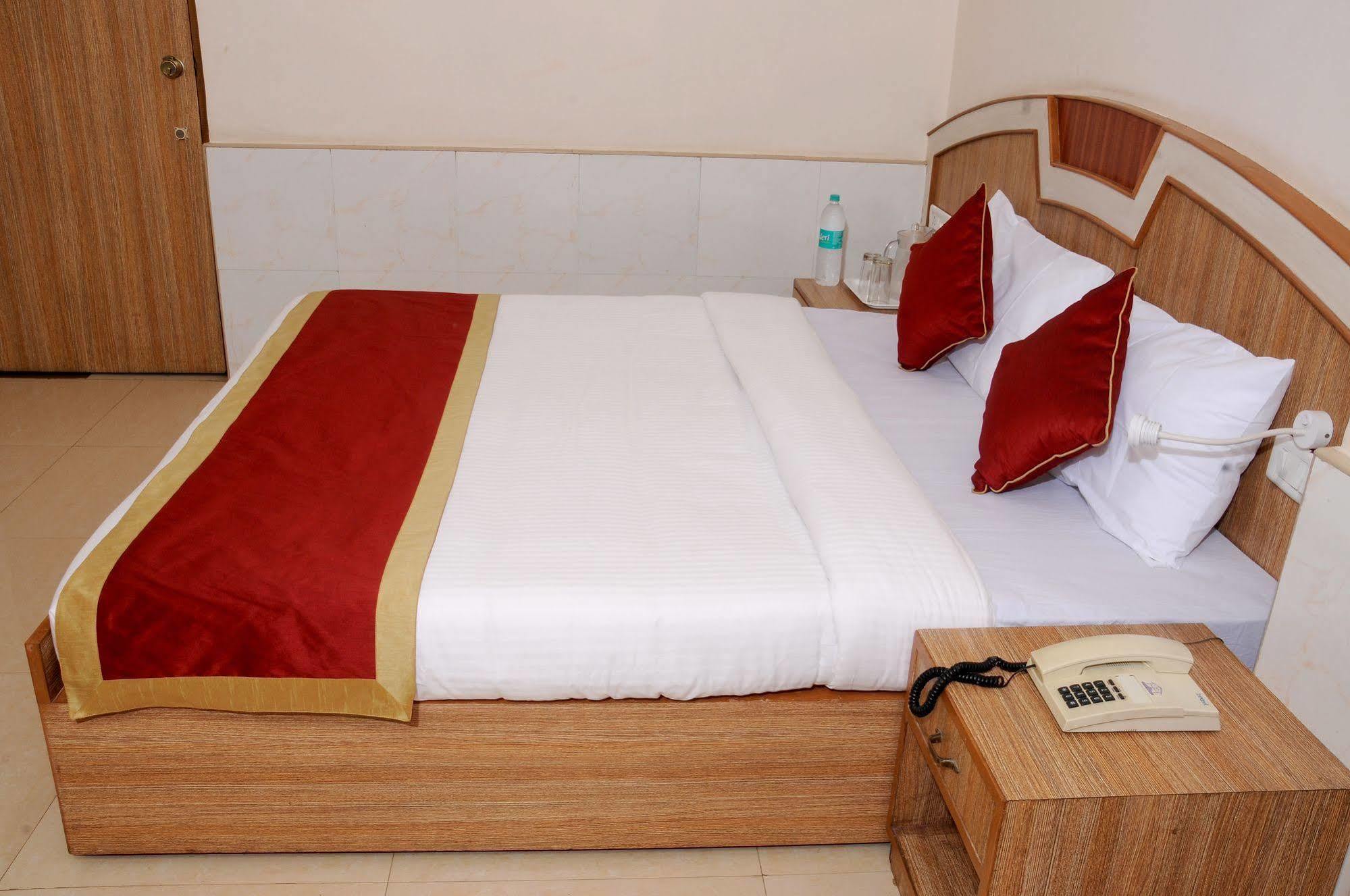 Oyo 9633 Hotel Srinidhi Residency Bangalore Eksteriør bilde