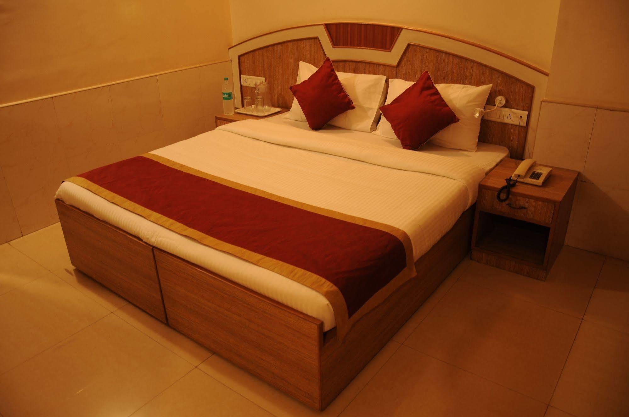 Oyo 9633 Hotel Srinidhi Residency Bangalore Eksteriør bilde